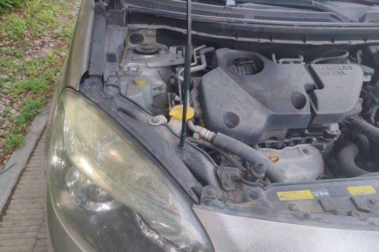 Used Renault Koleos 2014 Revised Version 2.5L Two-Wheel Drive Comfort Edition Engine Bay Right