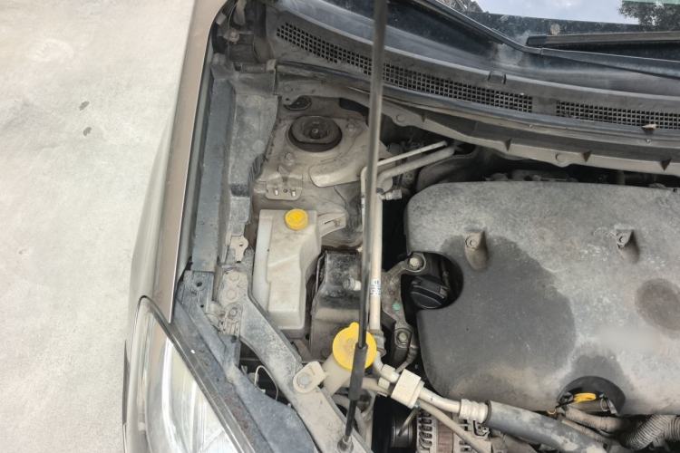 Used Renault Koleos 2014 Revised Version 2.0L Two-Wheel Drive Fashion Edition Engine Bay Right