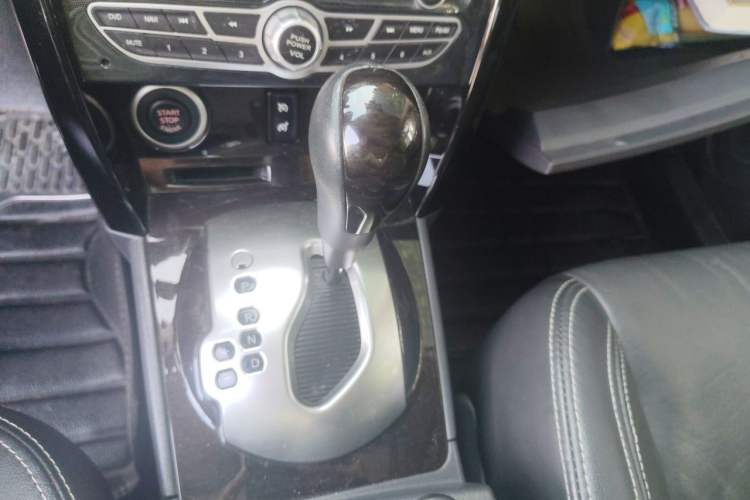 Used Renault Koleos 2014 Revised Version 2.5L Two-Wheel Drive Comfort Edition Gear Lever