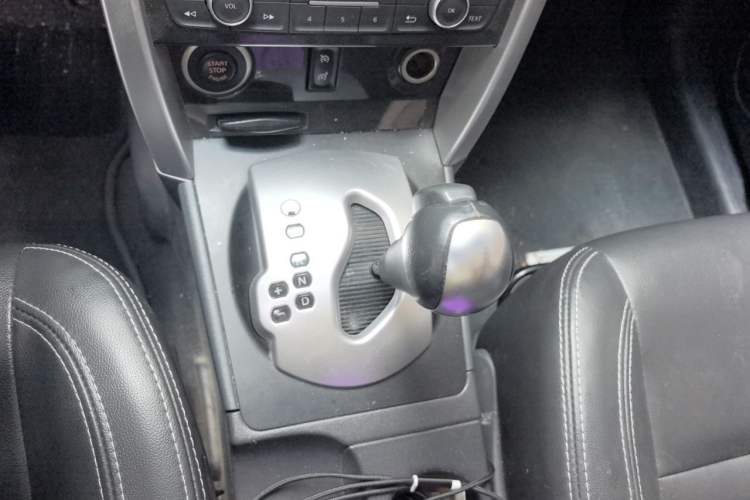Used Renault Koleos 2014 Revised Version 2.0L Two-Wheel Drive Fashion Edition Gear Lever