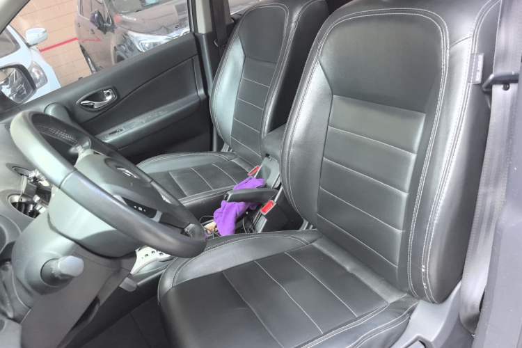 Used Renault Koleos 2014 Revised Version 2.0L Two-Wheel Drive Fashion Edition Left Front Seat