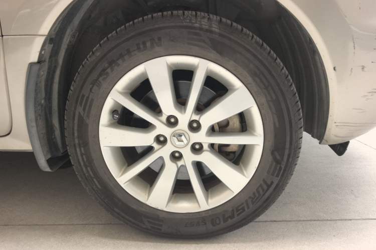 Used Renault Koleos 2014 Revised Version 2.0L Two-Wheel Drive Fashion Edition Right Front Wheel Hub