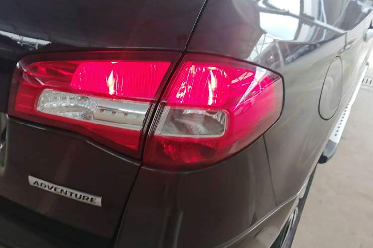 Used Renault Koleos 2015 2.5L Two-Wheel Drive Comfort Edition Exterior 3