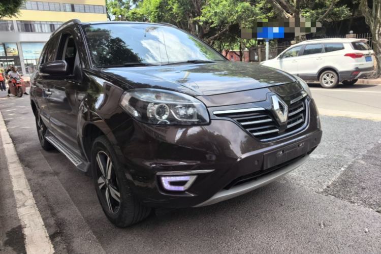 Used Renault Koleos 2015 2.5L 4x4 Comfort Edition Front Right 45 Deg