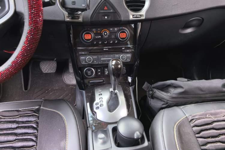 Used Renault Koleos 2015 2.5L 4x4 Comfort Edition Gear Lever