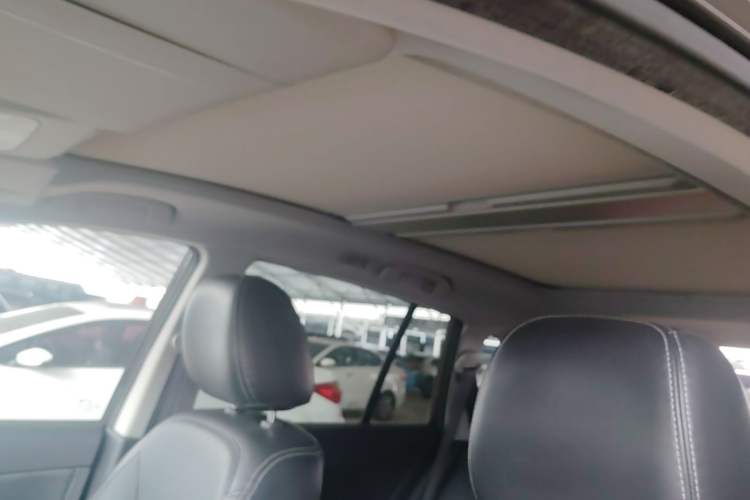 Used Renault Koleos 2015 2.5L Two-Wheel Drive Comfort Edition Headliner