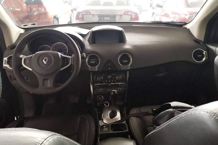 Used Renault Koleos 2015 2.5L Two-Wheel Drive Comfort Edition Interior 1