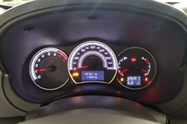 Used Renault Koleos 2015 2.5L Two-Wheel Drive Comfort Edition Odometer Close Up