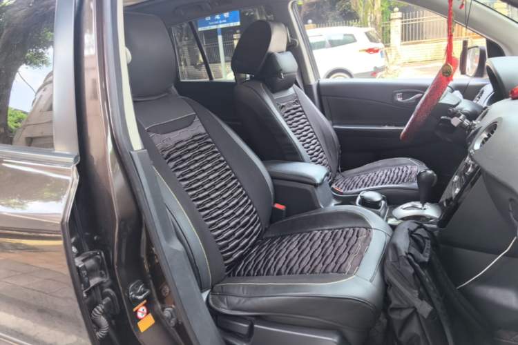 Used Renault Koleos 2015 2.5L 4x4 Comfort Edition Right Front Seat