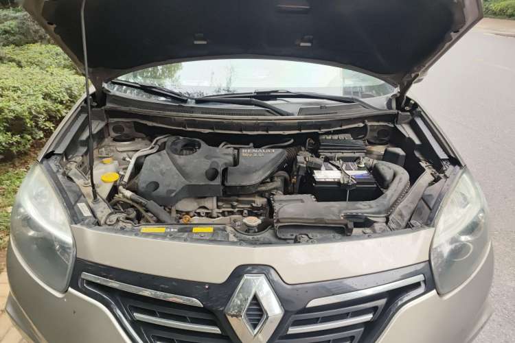 Used Renault Koleos 2015 2.5L 4x4 Comfort Edition Engine Bay