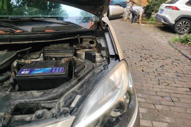 Used Renault Koleos 2015 2.5L Two-Wheel Drive Comfort Edition Engine Bay Left
