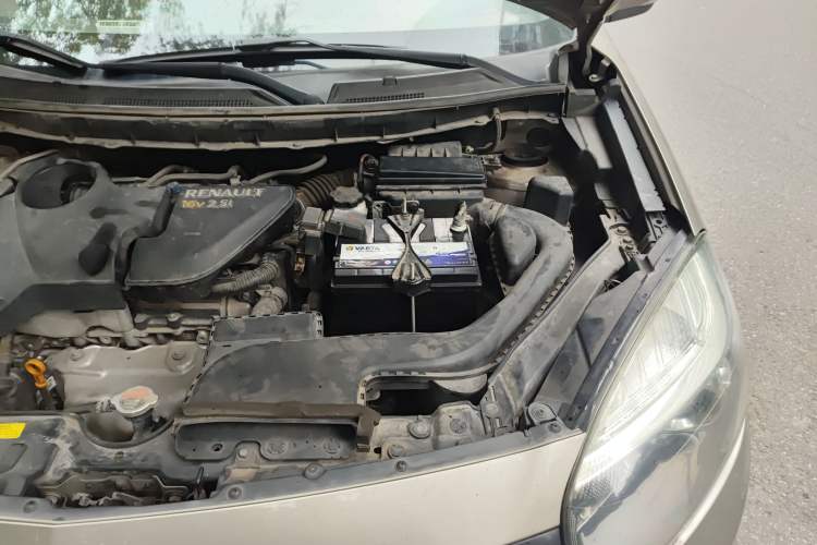 Used Renault Koleos 2015 2.5L 4x4 Comfort Edition Engine Bay Left