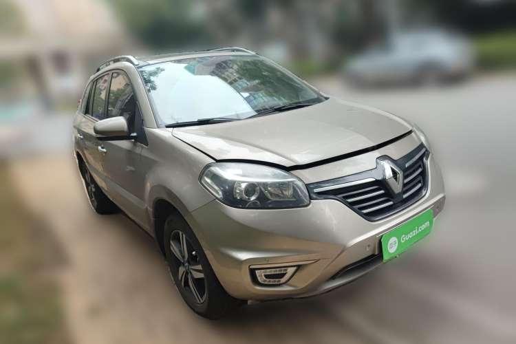 Used Renault Koleos 2015 2.5L 4x4 Comfort Edition Front Right 45 Deg