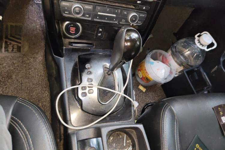 Used Renault Koleos 2015 2.5L Two-Wheel Drive Comfort Edition Gear Lever
