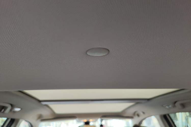 Used Renault Koleos 2015 2.5L Two-Wheel Drive Comfort Edition Headliner