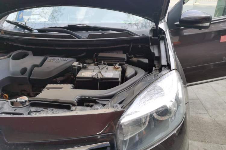 Used Renault Koleos  Engine Bay Left
