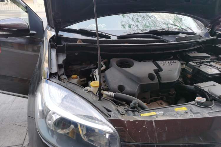 Used Renault Koleos  Engine Bay Right