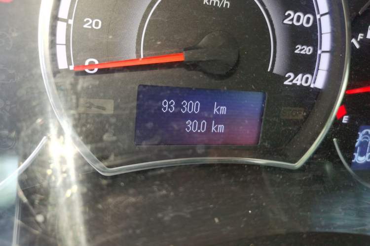 Used Renault Koleos  Odometer Close Up