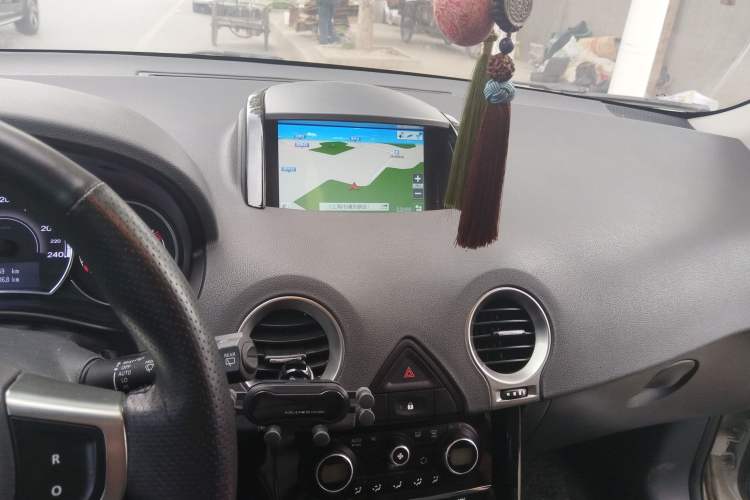 Used Renault Koleos 2015 2.0L Two-Wheel Drive Comfort Edition Audio And AC Panel