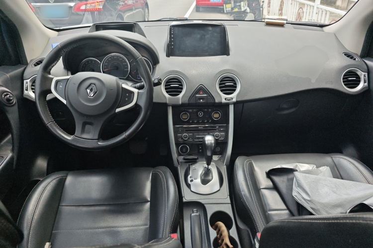 Used Renault Koleos 2015 2.0L Two-Wheel Drive Fashion Edition Center Console