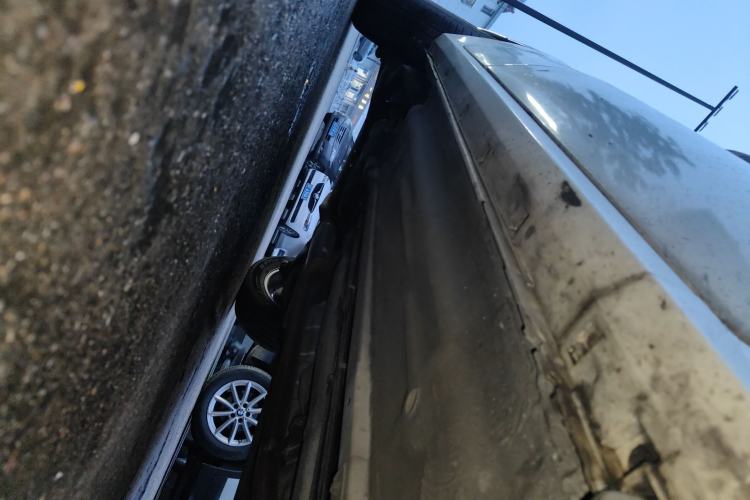 Used Renault Koleos 2015 2.0L Two-Wheel Drive Standard Edition Chassis Front Right