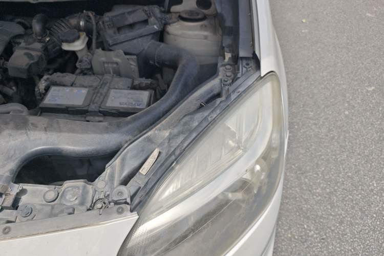 Used Renault Koleos 2015 2.0L Two-Wheel Drive Fashion Edition Engine Bay Left