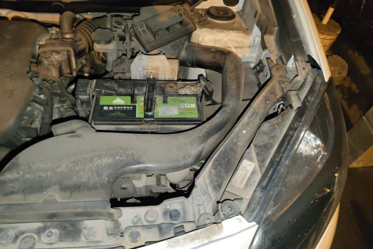 Used Renault Koleos 2015 2.0L Two-Wheel Drive Fashion Edition Engine Bay Left