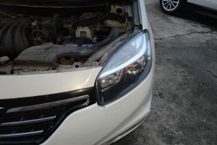 Used Renault Koleos 2015 2.0L Two-Wheel Drive Standard Edition Engine Bay Left
