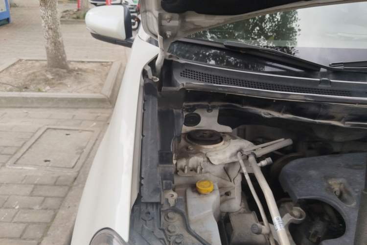 Used Renault Koleos 2015 2.0L Two-Wheel Drive Comfort Edition Engine Bay Right