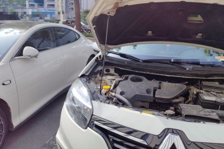 Used Renault Koleos 2015 2.5L Two-Wheel Drive Comfort Edition Engine Bay Right