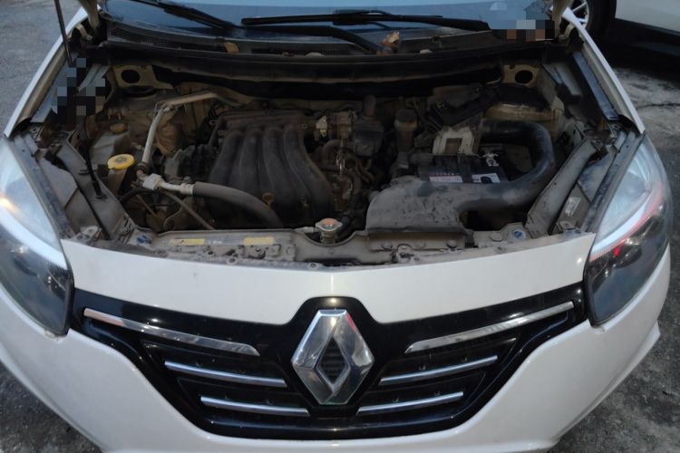 Used Renault Koleos 2015 2.0L Two-Wheel Drive Standard Edition Engine Bay