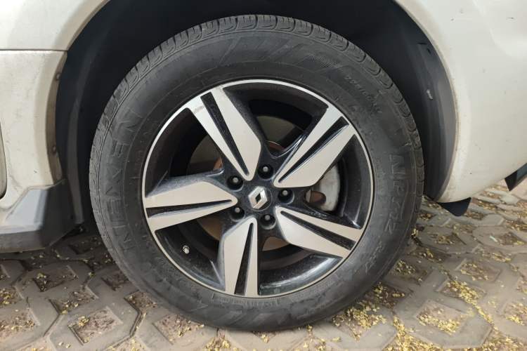 Used Renault Koleos 2015 2.5L Two-Wheel Drive Comfort Edition Exterior 7
