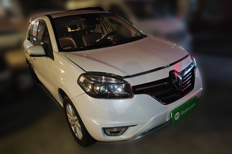 Used Renault Koleos 2015 2.0L Two-Wheel Drive Standard Edition Front Right 45 Deg