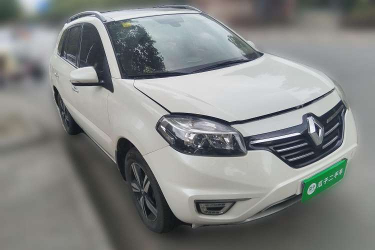 Used Renault Koleos 2015 2.0L Two-Wheel Drive Comfort Edition Front Right 45 Deg