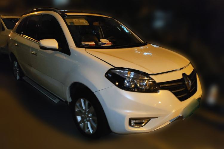 Used Renault Koleos 2015 2.0L Two-Wheel Drive Fashion Edition Front Right 45 Deg