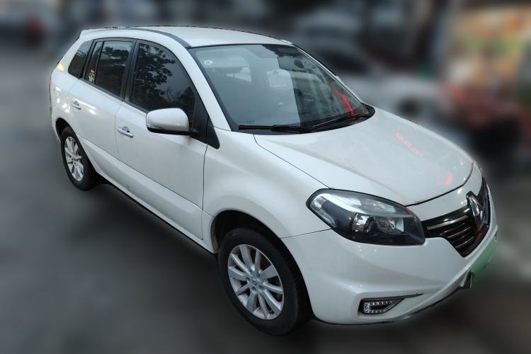 Used Renault Koleos 2015 2.0L Two-Wheel Drive Standard Edition Front Right 45 Deg