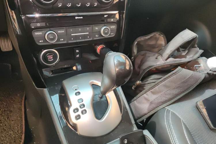 Used Renault Koleos 2015 2.5L Two-Wheel Drive Comfort Edition Gear Lever