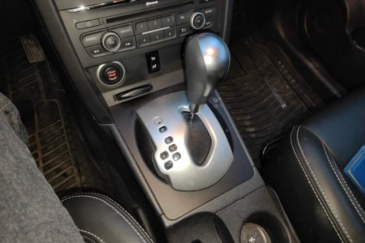 Used Renault Koleos 2015 2.0L Two-Wheel Drive Standard Edition Gear Lever
