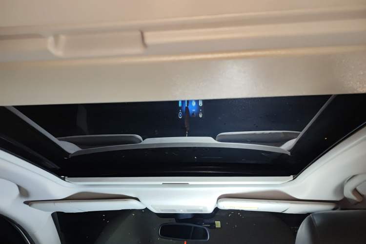 Used Renault Koleos 2015 2.5L Two-Wheel Drive Comfort Edition Headliner