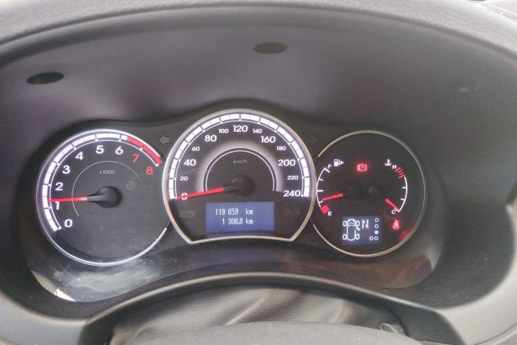 Used Renault Koleos 2015 2.0L Two-Wheel Drive Comfort Edition Instrument Cluster
