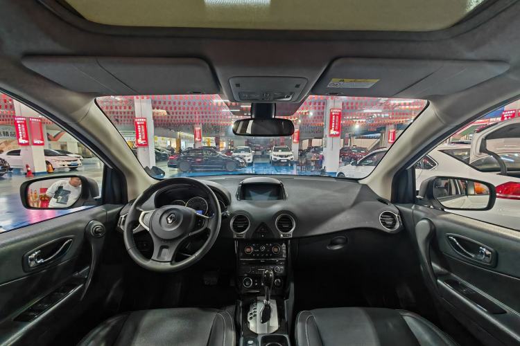 Used Renault Koleos 2015 2.5L 4x4 Comfort Edition Interior 1