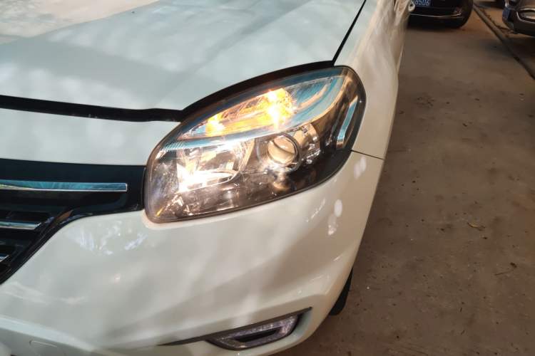 Used Renault Koleos 2015 2.5L Two-Wheel Drive Comfort Edition Left Front Headlight