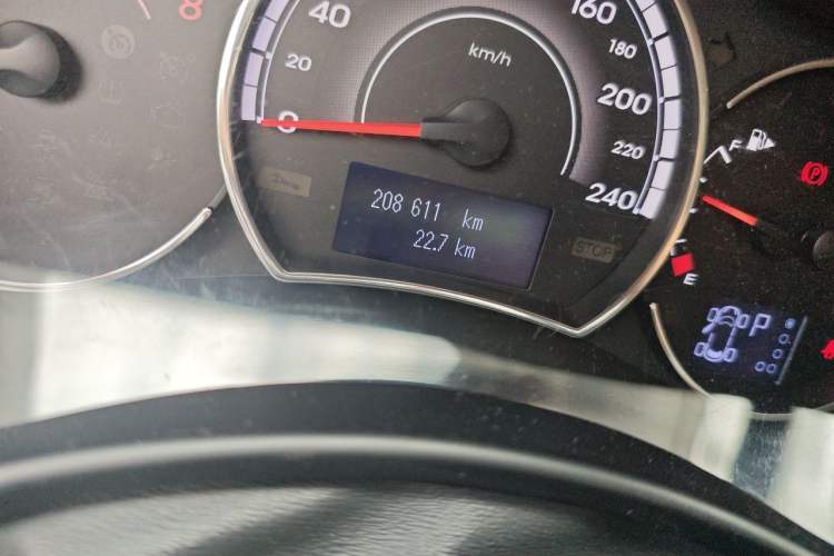 Used Renault Koleos 2015 2.0L Two-Wheel Drive Fashion Edition Odometer Close Up