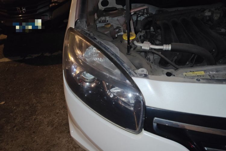 Used Renault Koleos 2015 2.0L Two-Wheel Drive Standard Edition Right Front Headlight