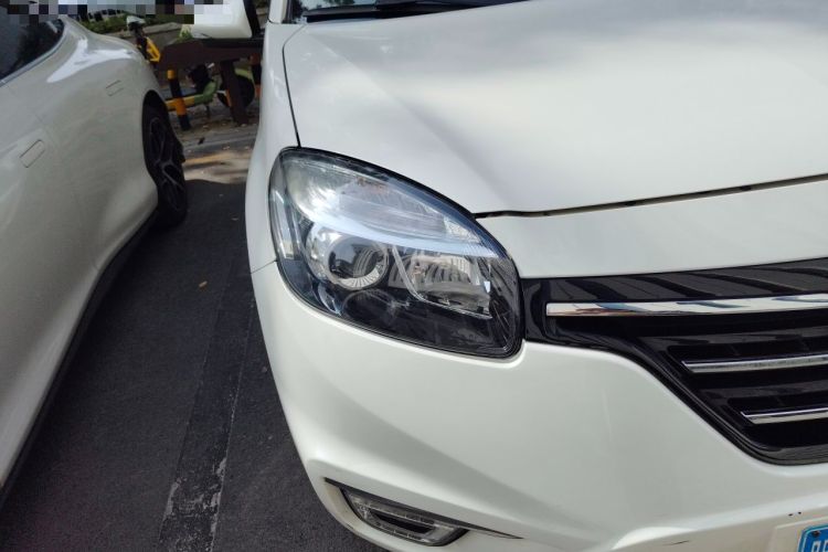 Used Renault Koleos 2015 2.5L Two-Wheel Drive Comfort Edition Right Front Headlight