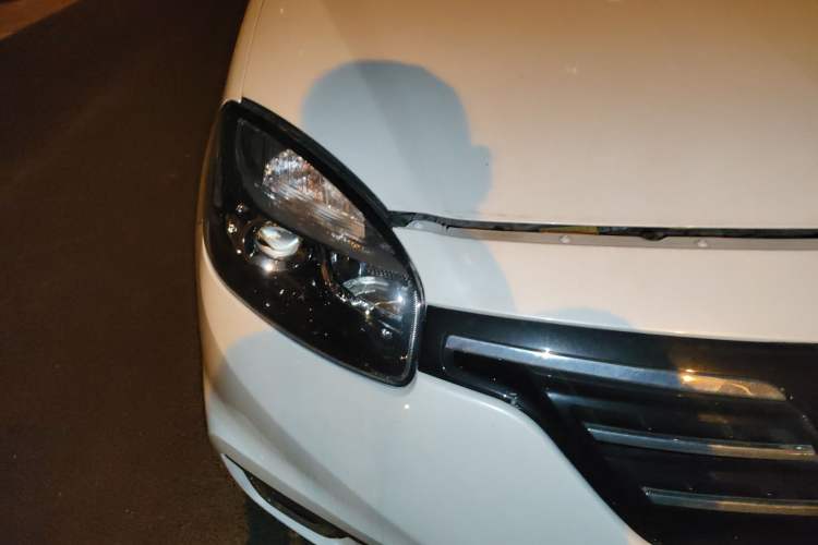 Used Renault Koleos 2015 2.0L Two-Wheel Drive Fashion Edition Right Front Headlight
