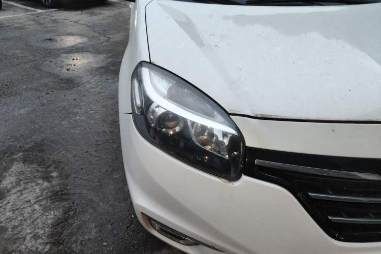Used Renault Koleos 2015 2.0L Two-Wheel Drive Standard Edition Right Front Headlight