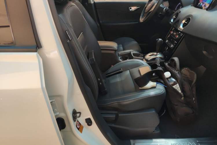 Used Renault Koleos 2015 2.5L Two-Wheel Drive Comfort Edition Right Front Seat