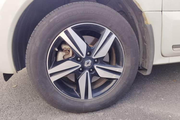 Used Renault Koleos 2015 2.5L Two-Wheel Drive Comfort Edition Right Front Wheel Hub