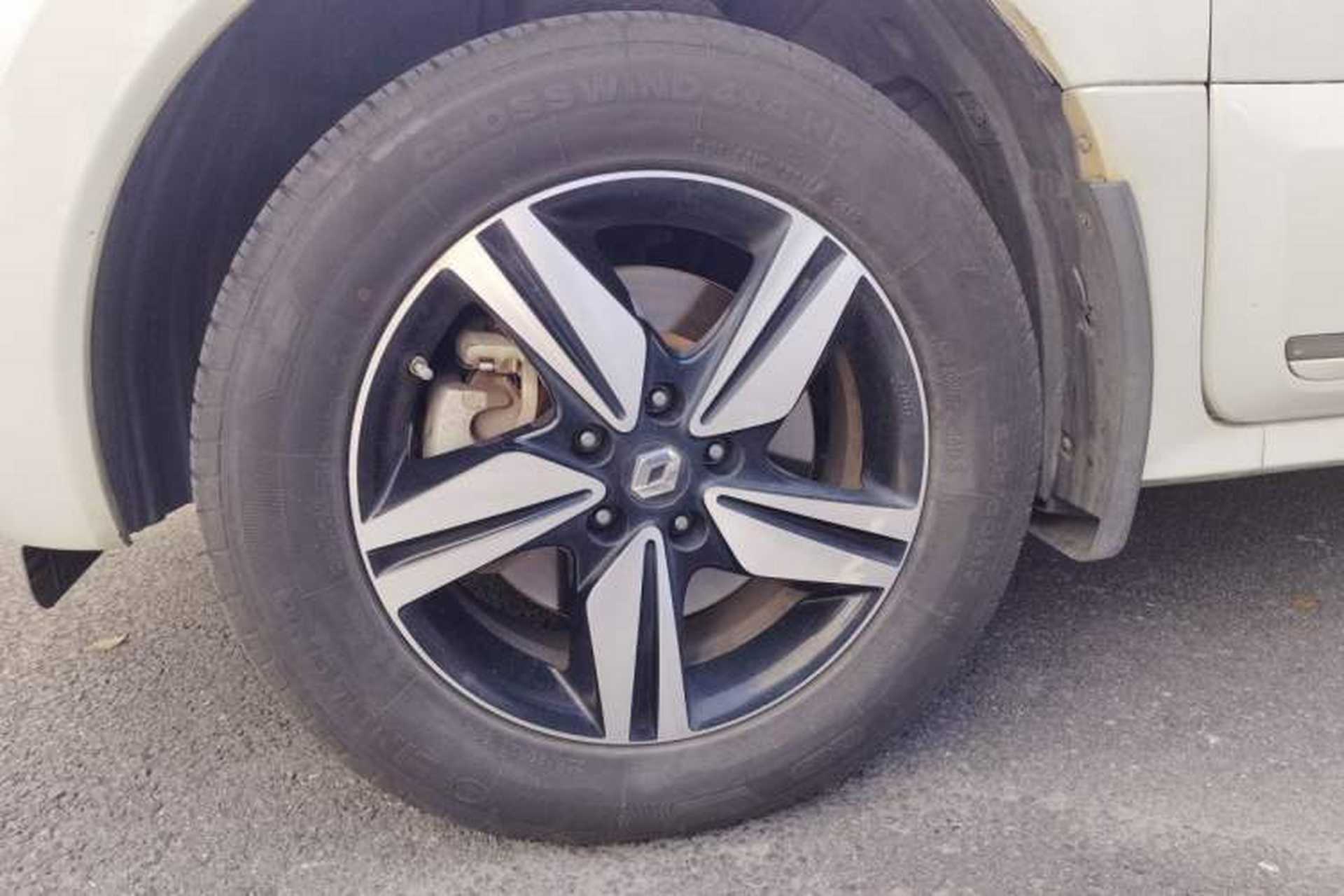 Used Renault Koleos 2015 2.5L Two-Wheel Drive Comfort Edition Right Front Wheel Hub